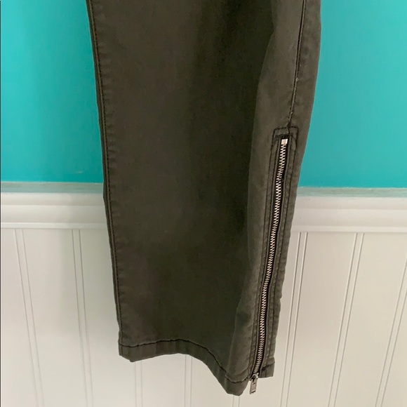 GAP Pants - Picture 2 of 5